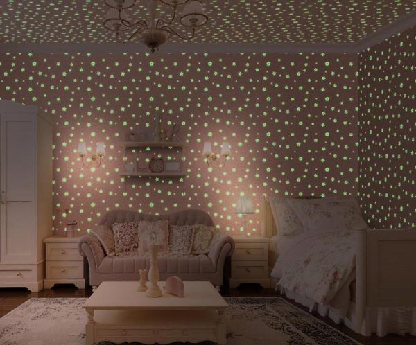 8930 Serie | Floral wallpaper design with night gloving